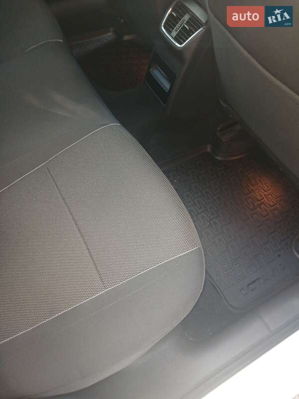 Лифтбек Skoda Octavia 2016 в Апостолово