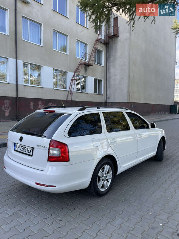 Універсал Skoda Octavia 2010 в Звягелі фото 4 Універсал Skoda Octavia 2010 в Звягелі