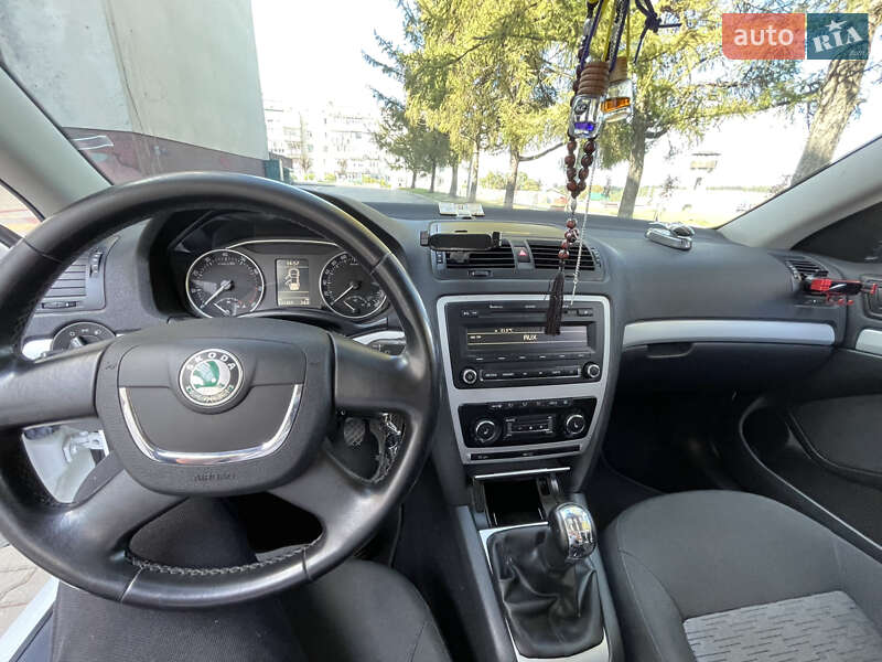 Універсал Skoda Octavia 2010 в Звягелі фото 9 Універсал Skoda Octavia 2010 в Звягелі