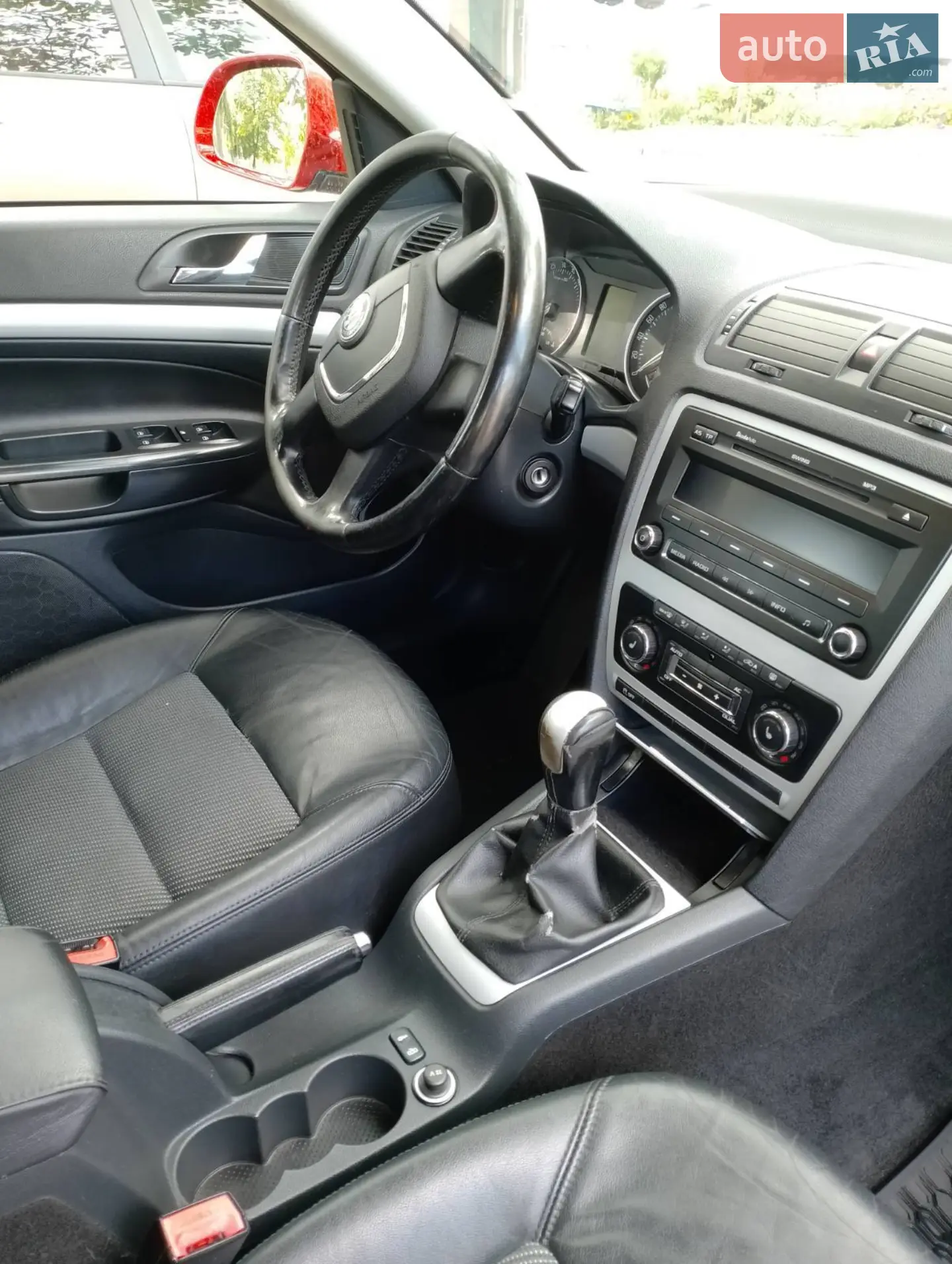 2010 Skoda Octavia - мініатюра 18