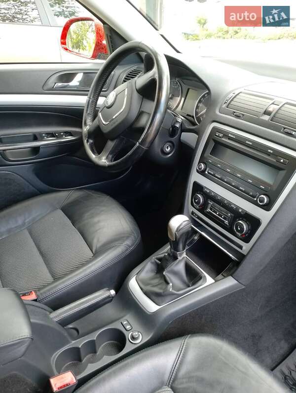 Универсал Skoda Octavia 2010 в Бродах