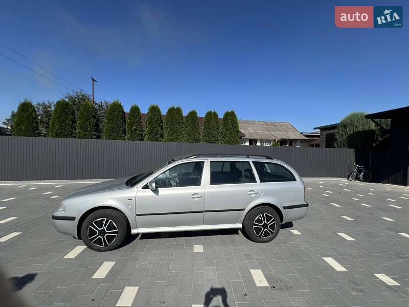 Універсал Skoda Octavia 2003 в Меденичах