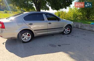 Ліфтбек Skoda Octavia 2010 в  фото 16 Ліфтбек Skoda Octavia 2010 в