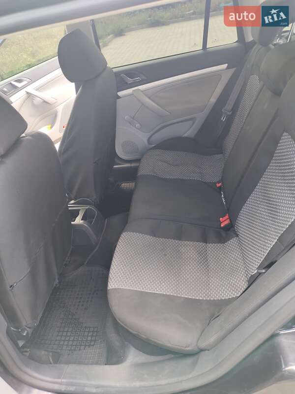 Універсал Skoda Octavia 2009 в Сумах