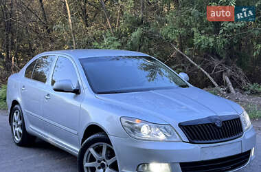 Лифтбек Skoda Octavia 2010 в 