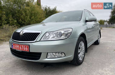 Универсал Skoda Octavia 2009 в Хороле