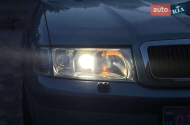 Лифтбек Skoda Octavia 2003 в 