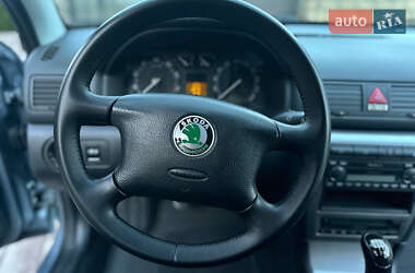 Лифтбек Skoda Octavia 2003 в 