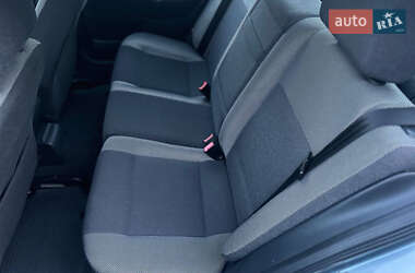 Лифтбек Skoda Octavia 2003 в 