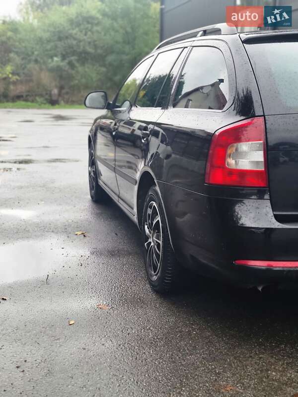 Универсал Skoda Octavia 2011 в Збараже