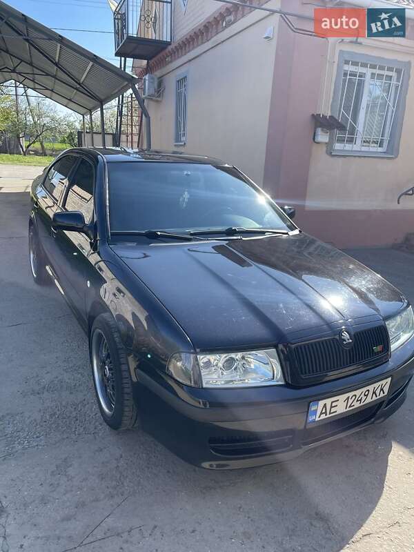 Лифтбек Skoda Octavia 2002 в 