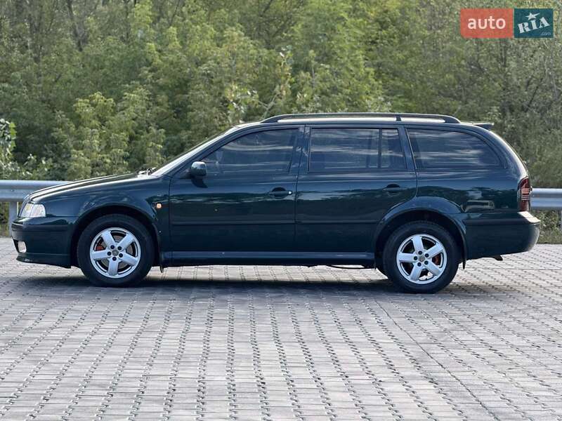 Універсал Skoda Octavia 2001 в Чернівцях