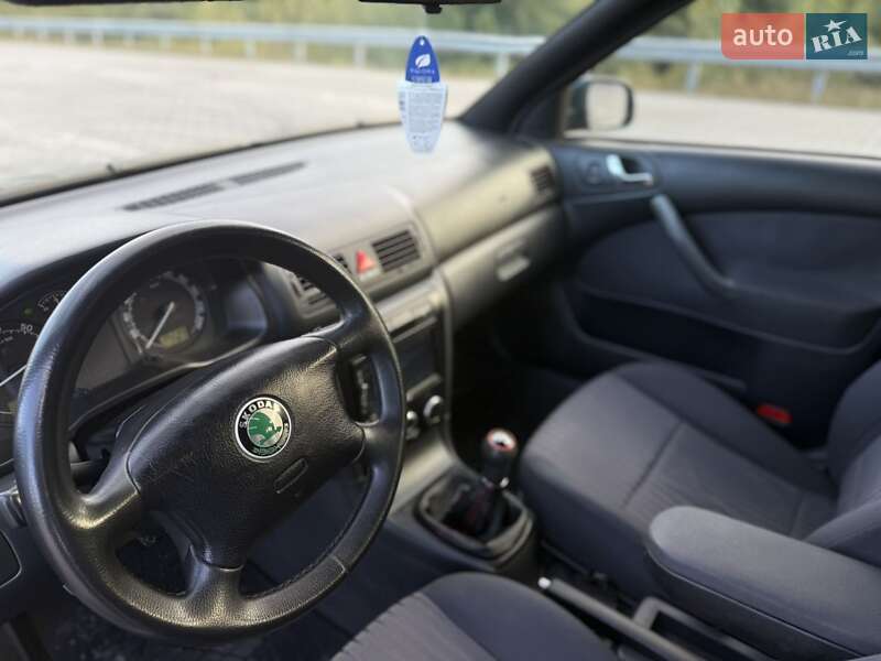 Універсал Skoda Octavia 2001 в Чернівцях