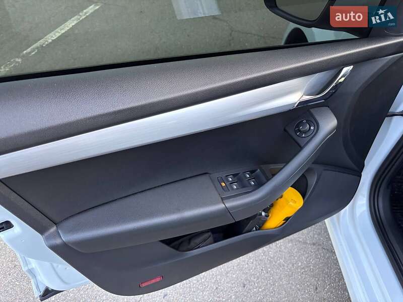 Універсал Skoda Octavia 2018 в Ромнах