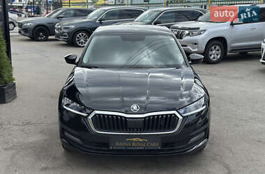 Ліфтбек Skoda Octavia 2023 в 