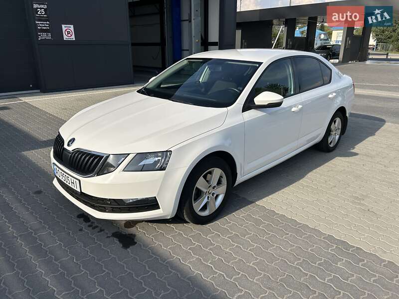 Ліфтбек Skoda Octavia 2019 в Ужгороді