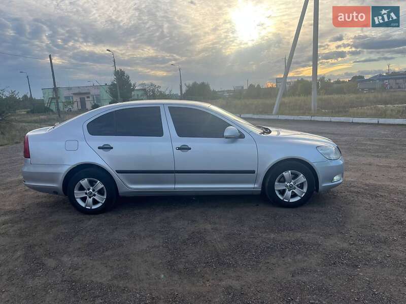 Лифтбек Skoda Octavia 2008 в Сарнах