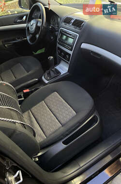 Ліфтбек Skoda Octavia 2010 в  фото 12 Ліфтбек Skoda Octavia 2010 в