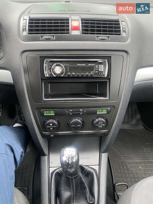 Универсал Skoda Octavia 2006 в Костополе