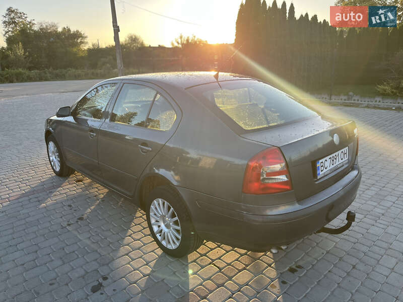 Лифтбек Skoda Octavia 2008 в Самборе