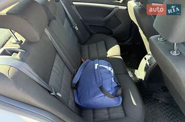Лифтбек Skoda Octavia 2011 в 