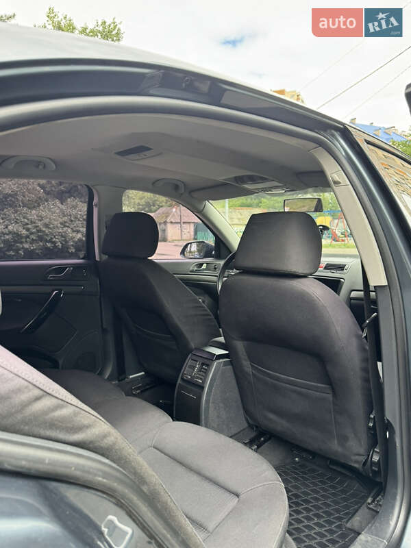 Лифтбек Skoda Octavia 2004 в Киеве