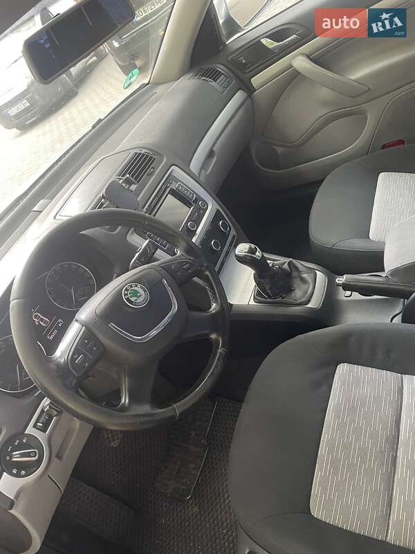 Універсал Skoda Octavia 2012 в Ужгороді