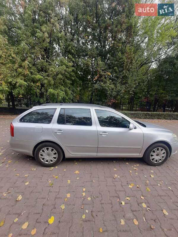Универсал Skoda Octavia 2009 в Миргороде