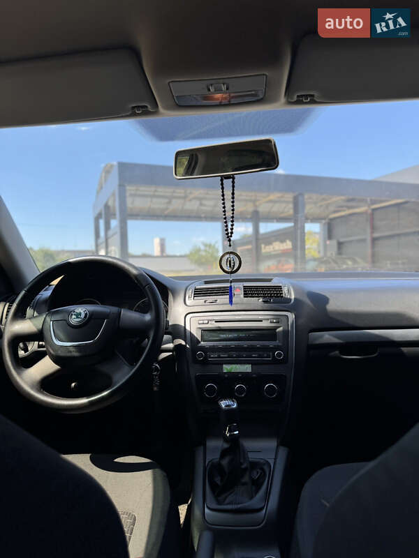 Лифтбек Skoda Octavia 2011 в Кривом Роге фото 7 Лифтбек Skoda Octavia 2011 в Кривом Роге