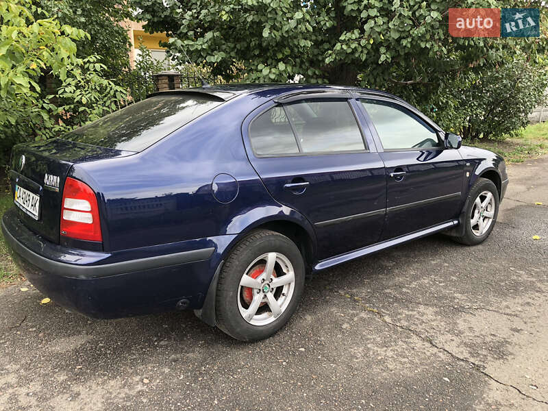 Лифтбек Skoda Octavia 2004 в Песчаном