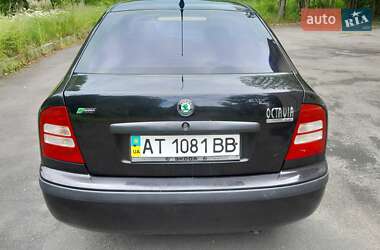 Лифтбек Skoda Octavia 2004 в 