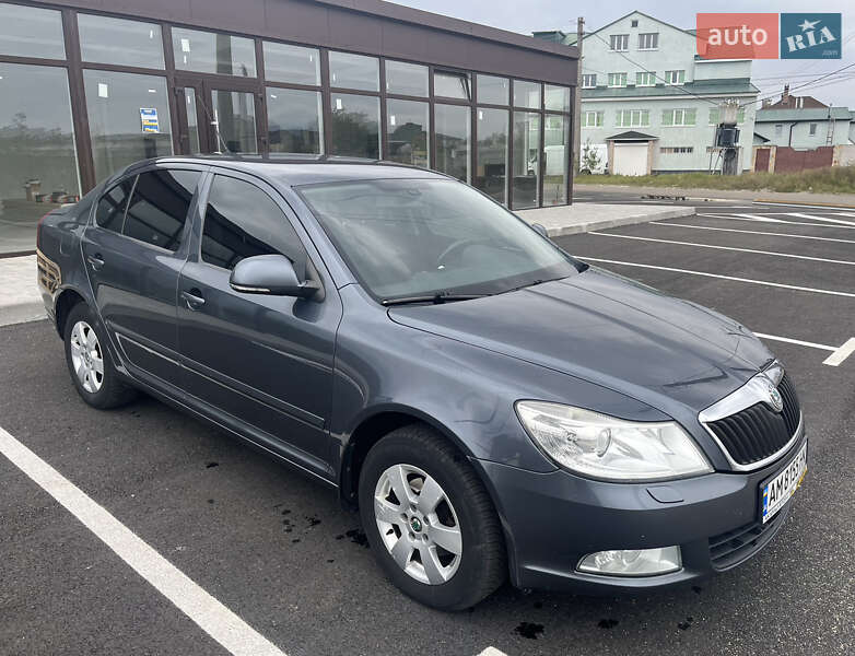 Лифтбек Skoda Octavia 2010 в Житомире