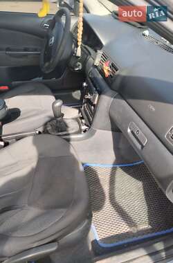 Лифтбек Skoda Octavia 2002 в 