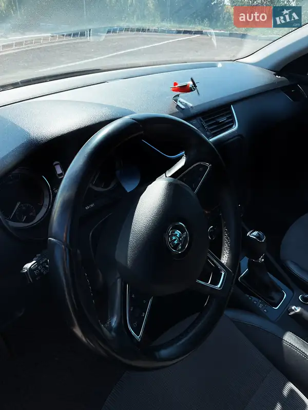 Skoda Octavia 2017 VIN TMBJG9NE2J0198820 фото оголошення 14 з 65