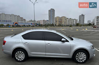 Лифтбек Skoda Octavia 2015 в 
