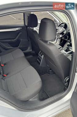 Лифтбек Skoda Octavia 2015 в 