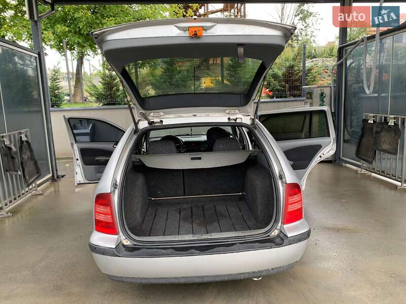 Универсал Skoda Octavia 1999 в Новояворовске