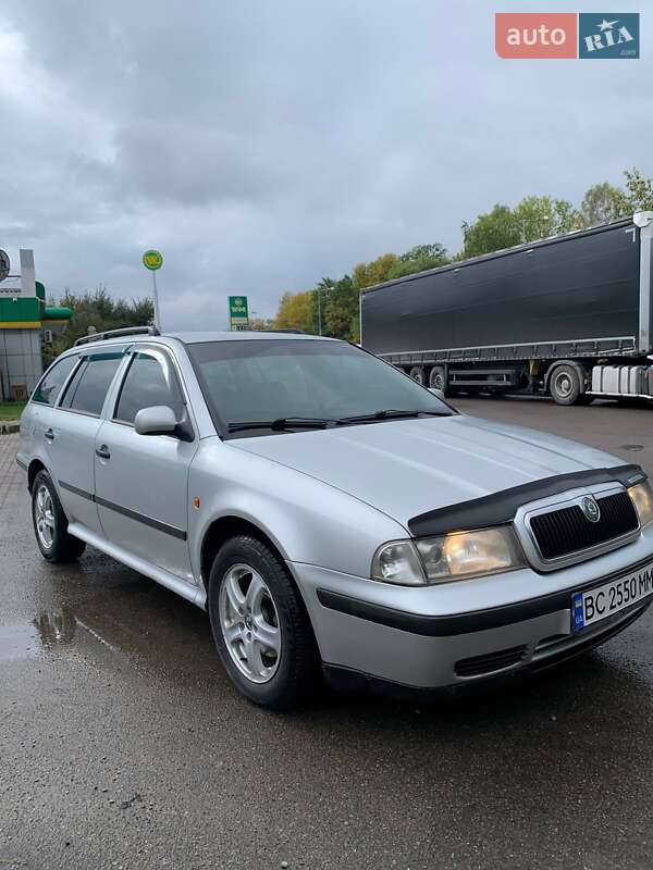 Универсал Skoda Octavia 1999 в Новояворовске