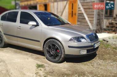Ліфтбек Skoda Octavia 2004 в  фото 6 Ліфтбек Skoda Octavia 2004 в
