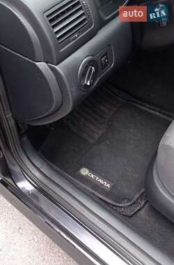 Лифтбек Skoda Octavia 2008 в 
