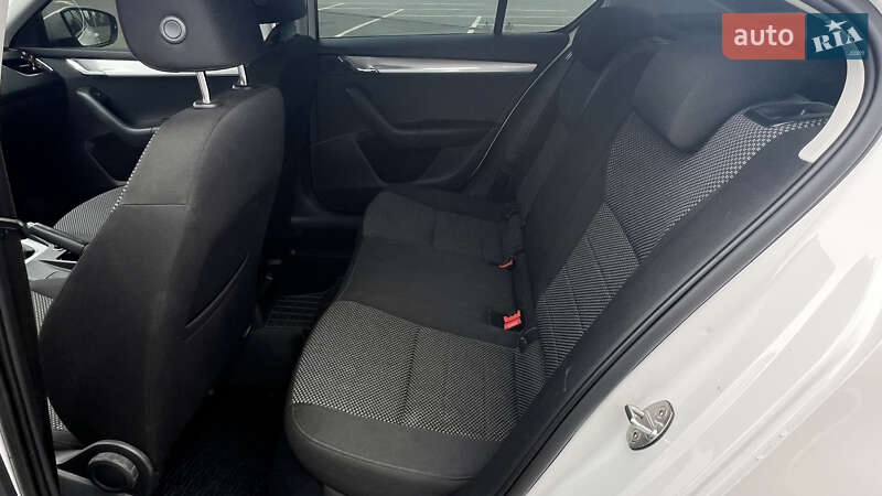 Лифтбек Skoda Octavia 2016 в Кривом Роге