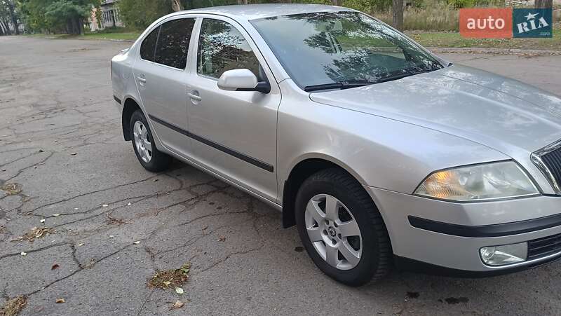 Лифтбек Skoda Octavia 2005 в Каменском