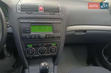 Лифтбек Skoda Octavia 2005 в 