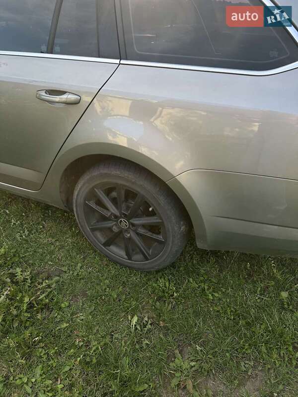 Универсал Skoda Octavia 2014 в Нововолынске