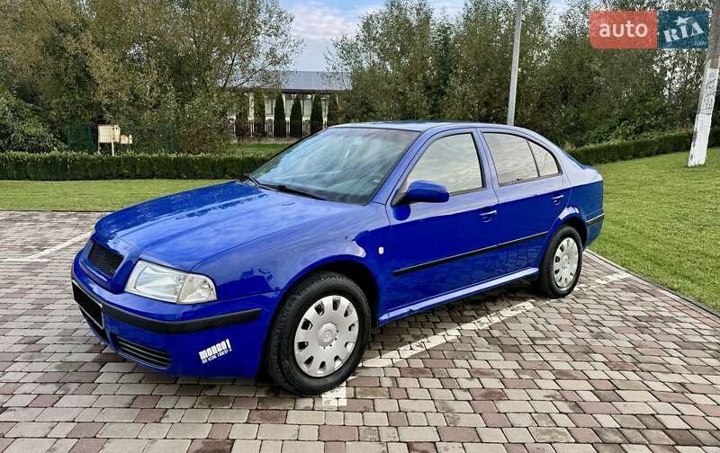 Лифтбек Skoda Octavia 2004 в Черновцах