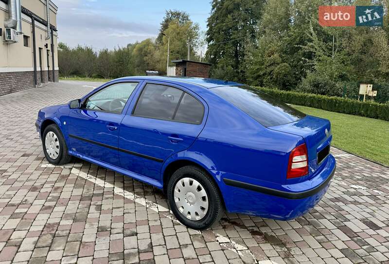 Лифтбек Skoda Octavia 2004 в Черновцах
