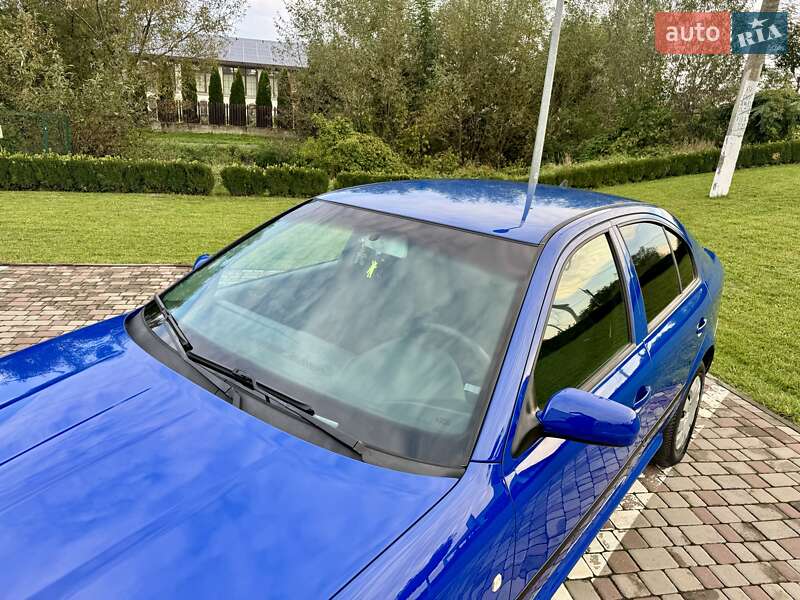 Лифтбек Skoda Octavia 2004 в Черновцах