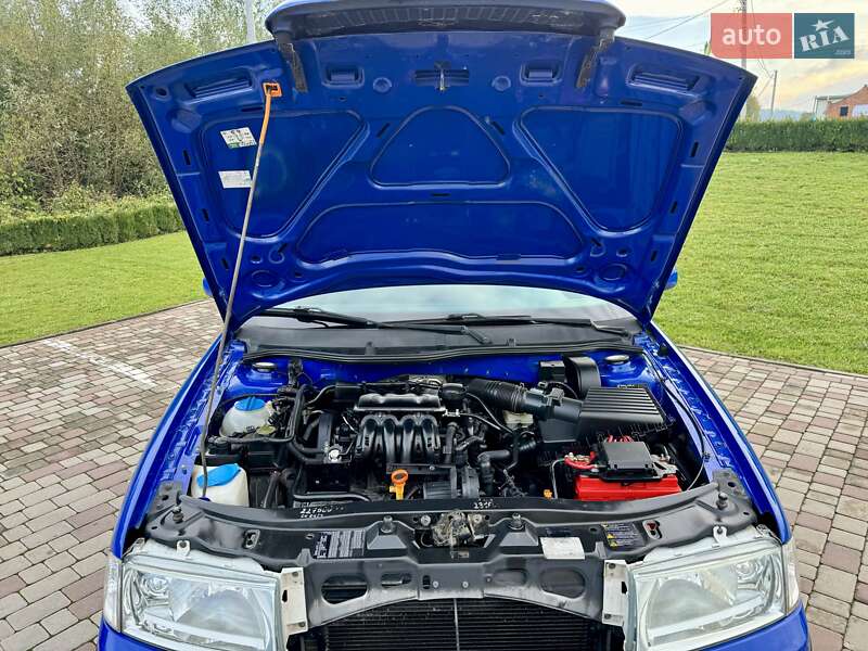 Лифтбек Skoda Octavia 2004 в Черновцах