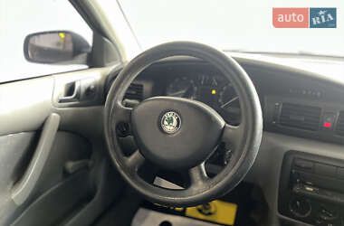 Лифтбек Skoda Octavia 2004 в 