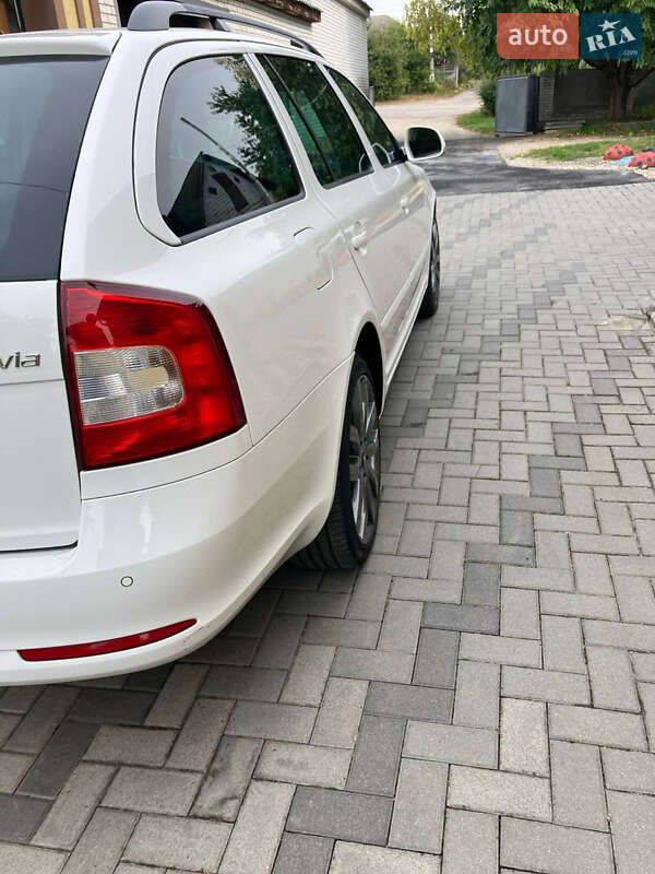 Универсал Skoda Octavia 2012 в Богуславе